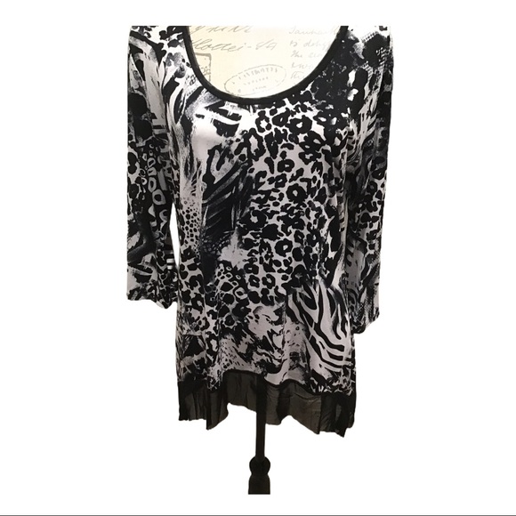 Passport Shark-bite tunic - Picture 2 of 7